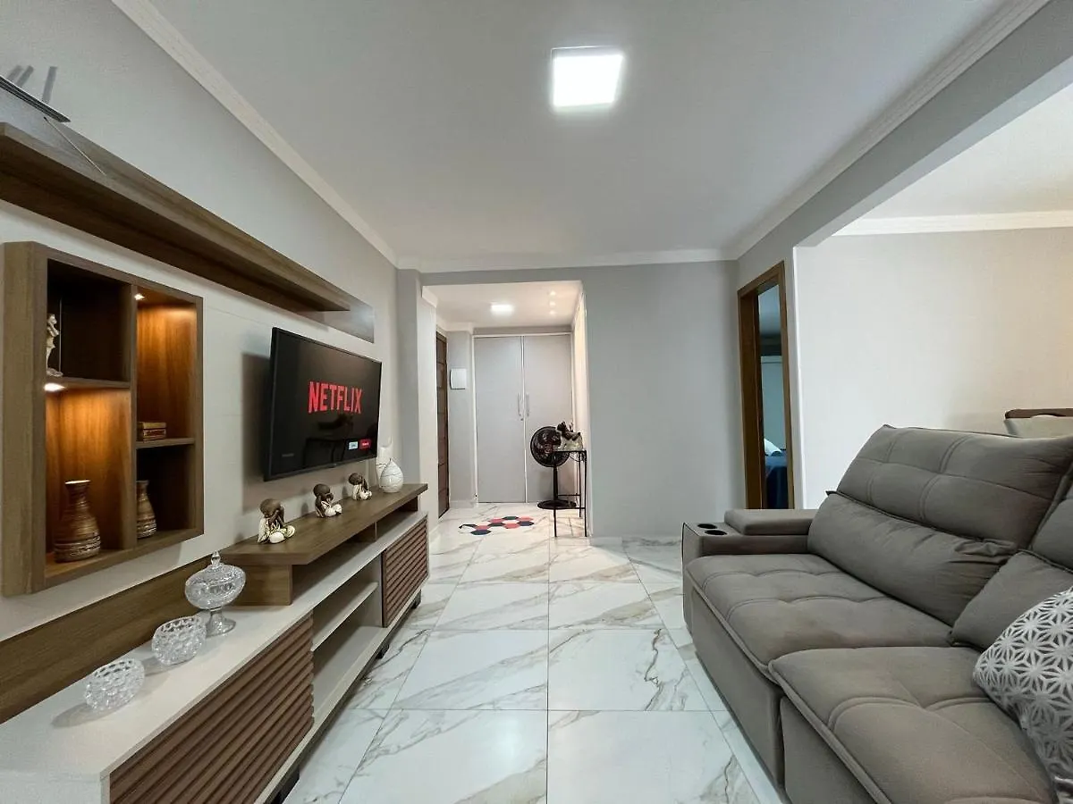 Apartamento DNO001 - APTO 1º andar, Sacada Ampla com Churrasqueira à Carvão, Quadra do Mar, Centro, Garagem e Kit Praia Balneário Camboriú