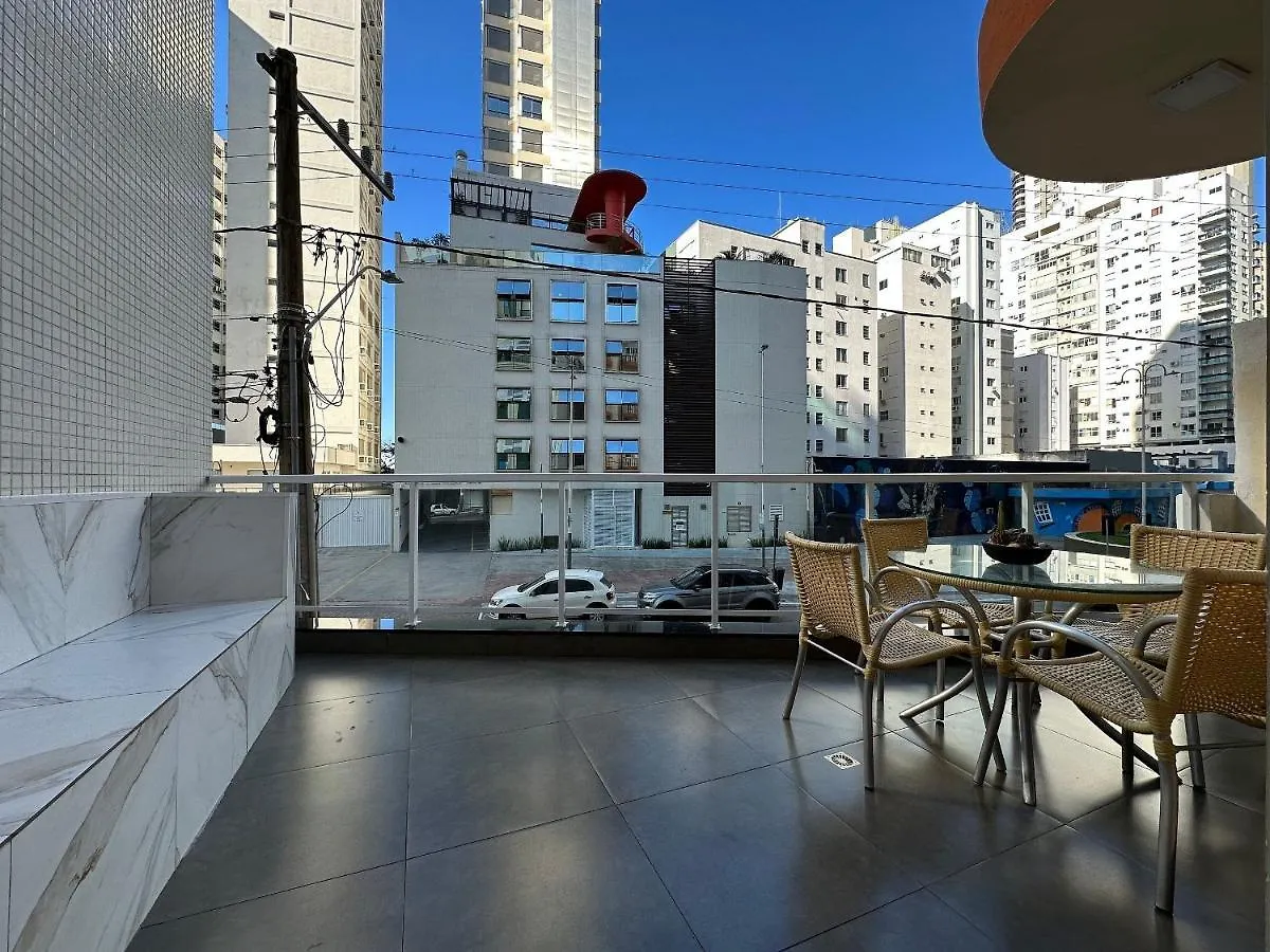 DNO001 - APTO 1º andar, Sacada Ampla com Churrasqueira à Carvão, Quadra do Mar, Centro, Garagem e Kit Praia Balneário Camboriú Apartamento